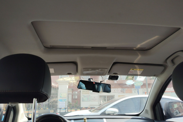 东风风行 风行SX6 2016款 1.6L 手动尊享型中控内饰22