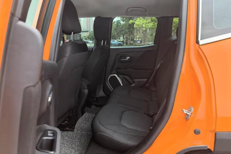 Jeep 自由侠 2017款 180T 自动动能版+中控内饰7004