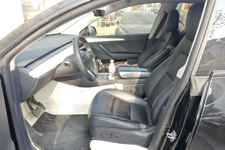 特斯拉 Model Y 2021款 标准续航后驱版中控内饰20