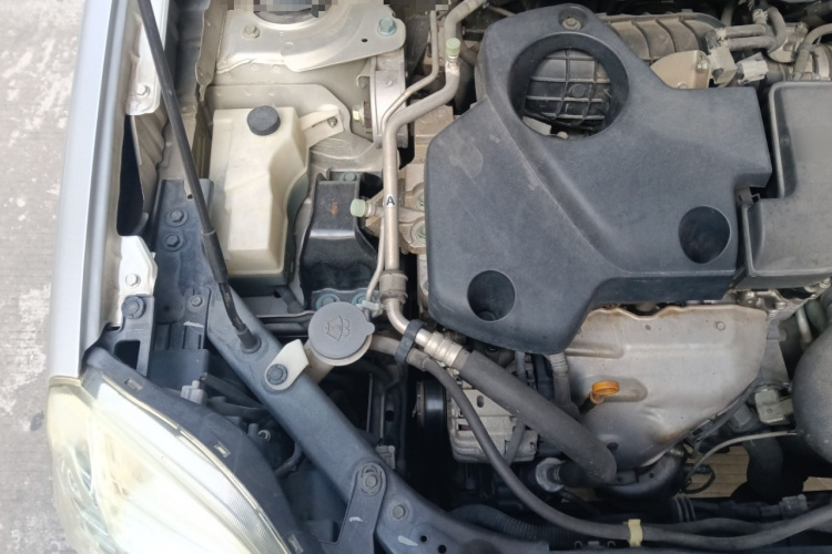 日产 奇骏 2012款 2.5L CVT豪华版 4WD局部细节9006