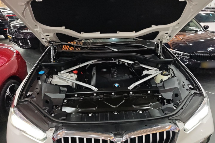 宝马X5(进口) 2020款 xDrive40i M运动套装机舱底盘24