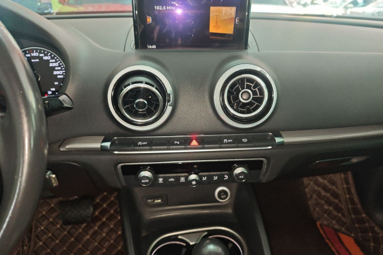 奥迪A3 2017款 Limousine 35 TFSI 风尚型局部细节16