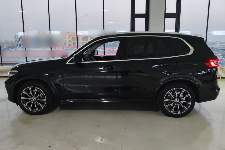 宝马X5(进口) 2021款 xDrive30i M运动套装车身外观4