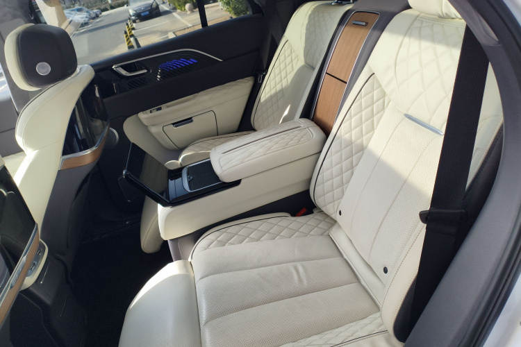 红旗E-HS9 2021款 510km 旗领版 四座中控内饰7001