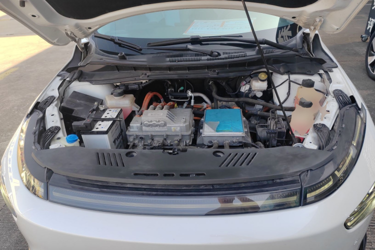 小鹏G3 2022款 G3i 520N+机舱底盘24