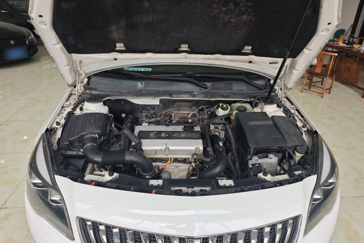 别克 君威 2015款 1.6T 精英技术型机舱底盘24