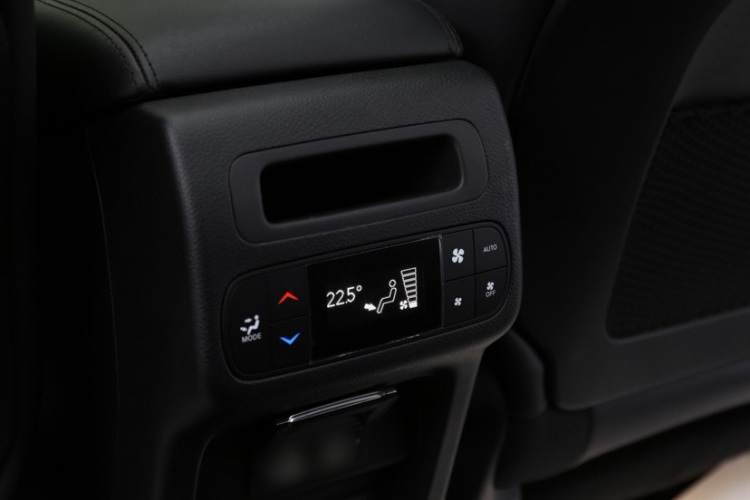 Jeep 大指挥官 2018款 2.0T 四驱悦享版 国VI中控内饰7003