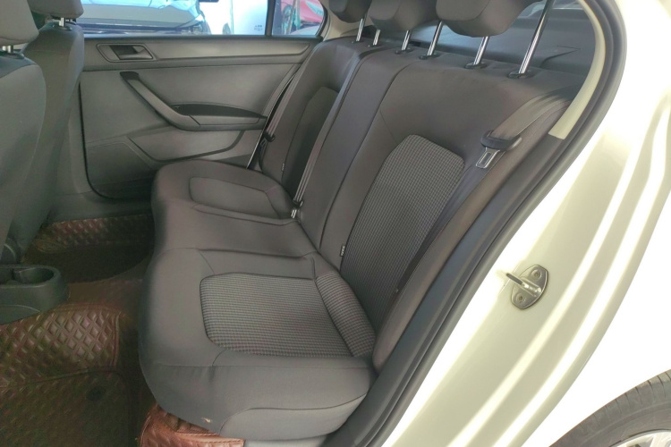 大众 桑塔纳 2019款 1.5L 手动风尚版 国VI中控内饰7001