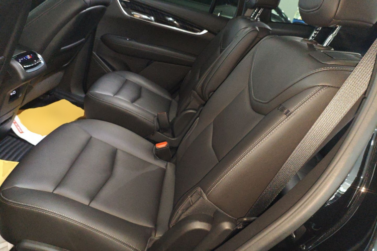 凯迪拉克XT6 2021款 2.0T 六座两驱豪华型中控内饰21