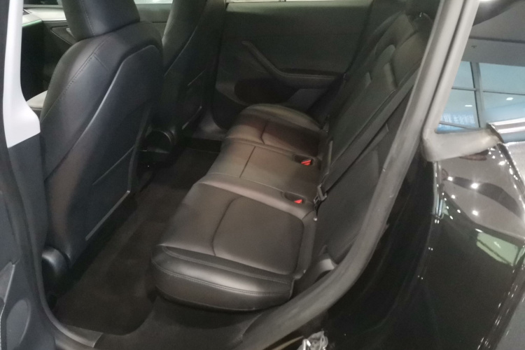 特斯拉 Model Y 2023款 长续航全轮驱动版中控内饰21