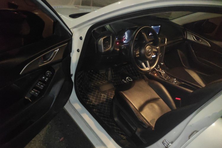 马自达3 昂克赛拉 2017款 三厢 1.5L 自动豪华型 国V中控内饰20