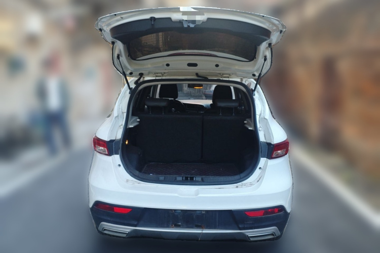 一汽 骏派D60 2017款 1.5L 手动豪华型中控内饰23