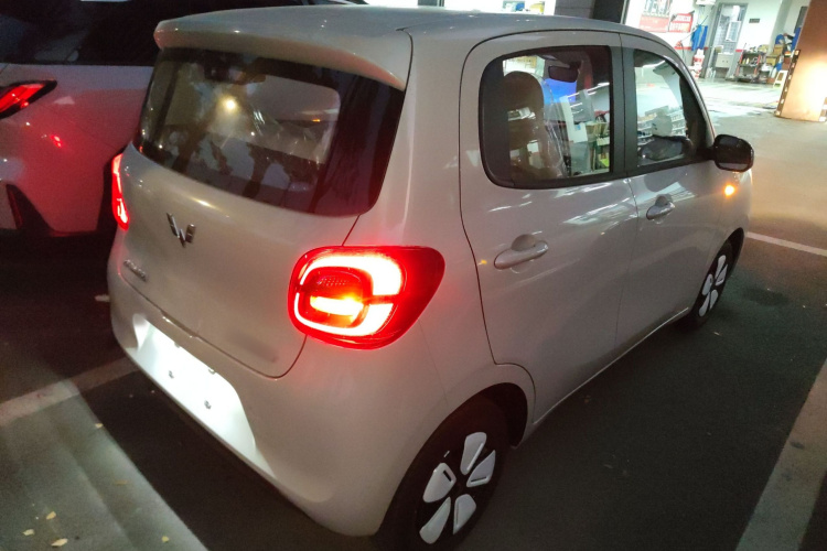 五菱汽车 宏光MINIEV 2025款 四门版 进阶款车身外观7