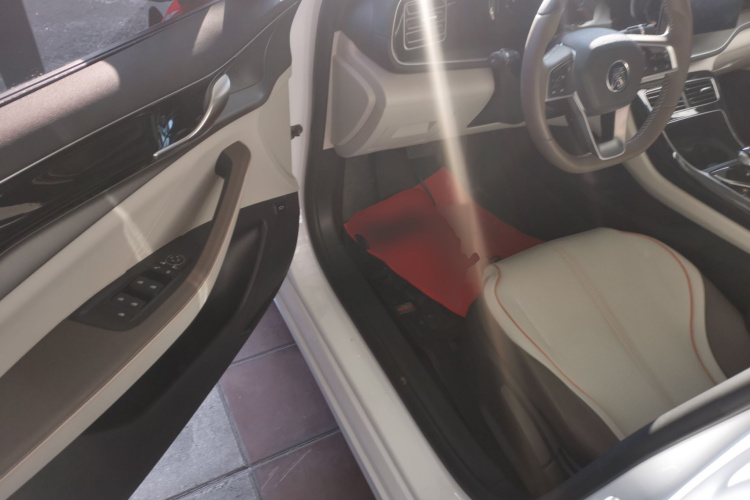 比亚迪 秦PLUS 2023款 冠军版 DM-i 120KM领先型中控内饰20