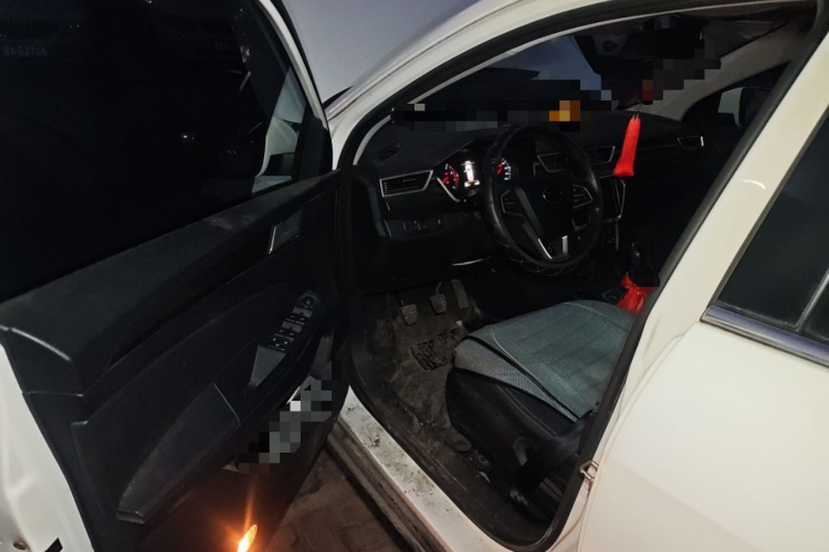 一汽 骏派CX65 2018款 1.5L 手动舒适型中控内饰7003