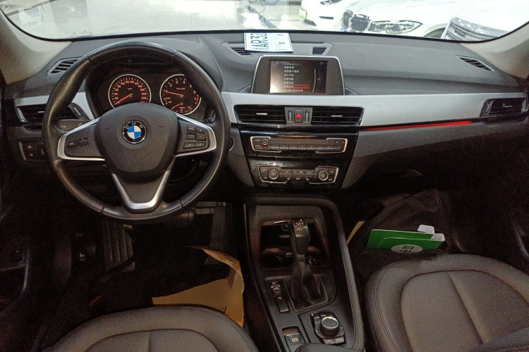 宝马X1 2016款 sDrive18Li 尊享型中控内饰12