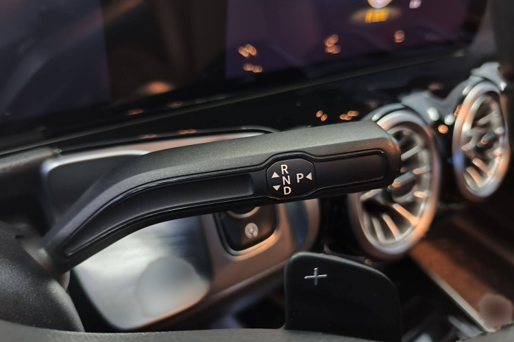 奔驰GLB 2021款 GLB 200 动感型中控内饰7007