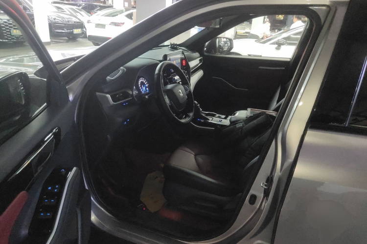 丰田 皇冠陆放 2021款  2.5L HEV两驱精英版局部细节19