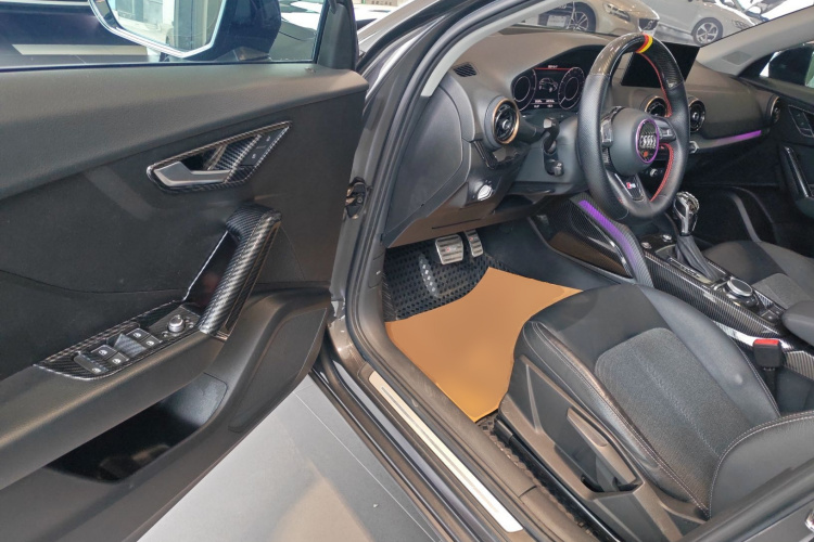 奥迪Q2L e-tron 2019款 Q2L e-tron 纯电智酷型中控内饰7003