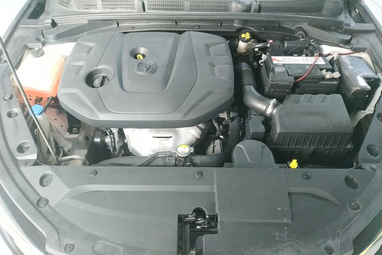 长安 逸动 2020款 PLUS 百万版 1.6L GDI CVT豪华型局部细节24