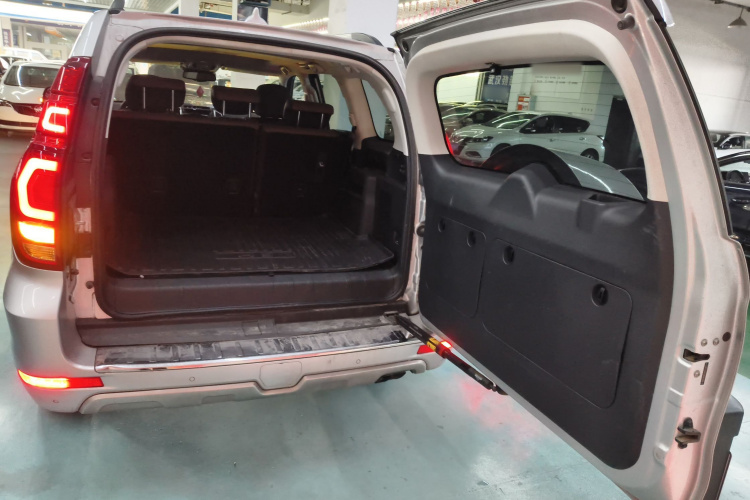 哈弗H9 2016款 2.0T 四驱豪华型 5座局部细节23