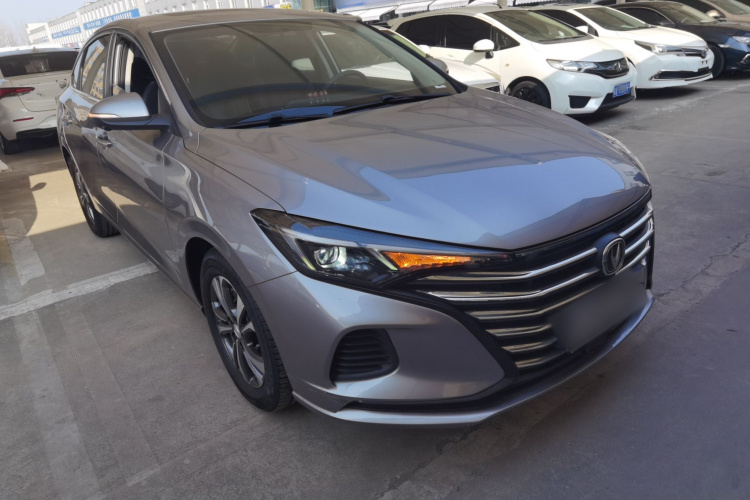 长安 逸动 2021款 PLUS 1.6L GDI CVT豪华型车身外观3