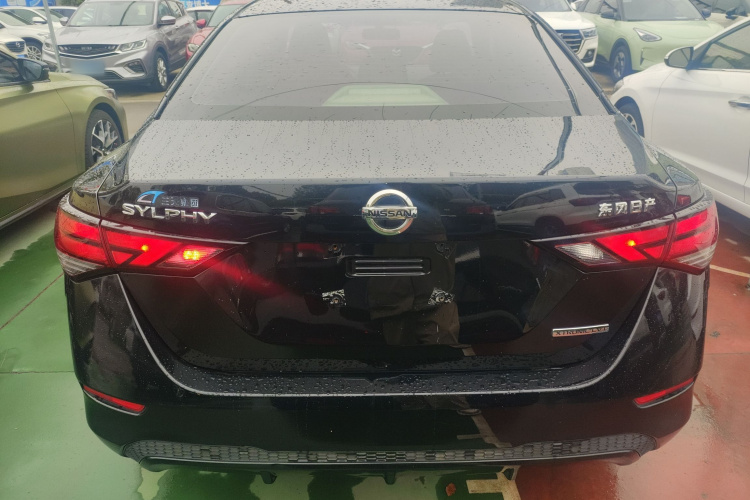 日产 轩逸 2020款 1.6L XL CVT悦享版车身外观6