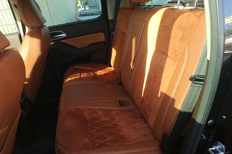 长城 炮 2023款 2.0T乘用版自动柴油四驱尊享型GW4D20M中控内饰7004