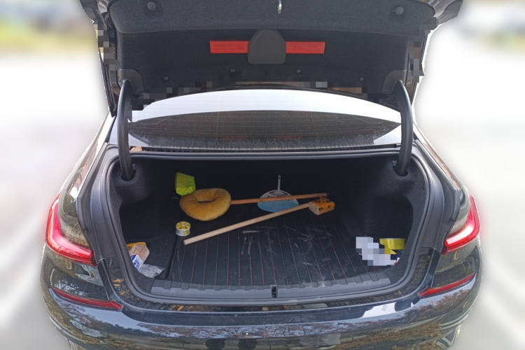 宝马3系 2021款 325Li M运动曜夜套装局部细节23