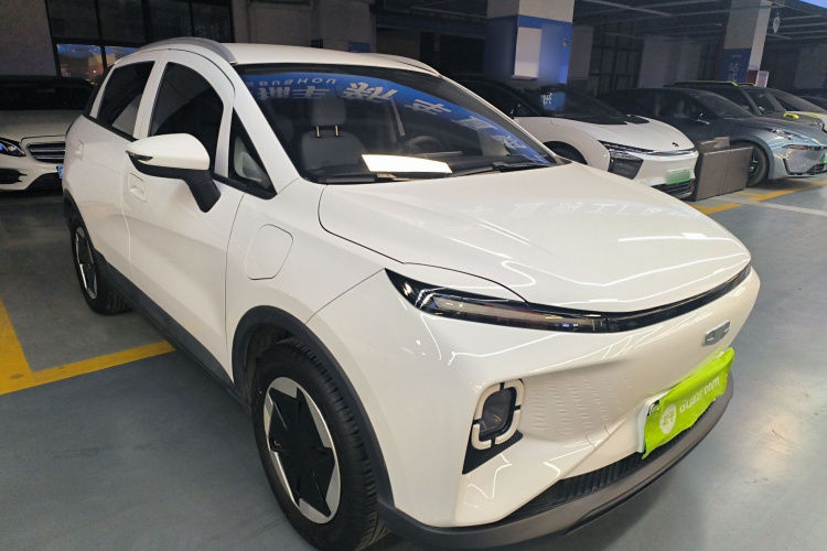 吉利几何E萤火虫 2024款 301km 流光车身外观3