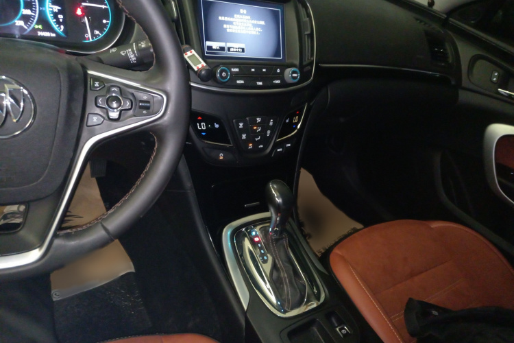 别克 君威 2015款 1.6T 精英技术型局部细节16