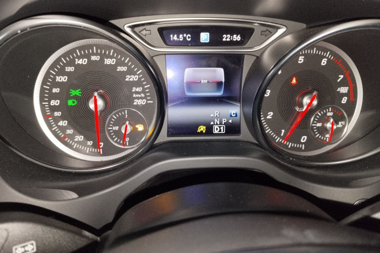 奔驰CLA 2018款 CLA 220 4MATIC局部细节14