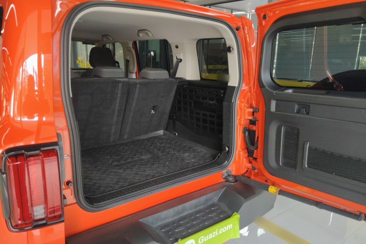 坦克300 2021款 越野版 2.0T 探索者机舱底盘23