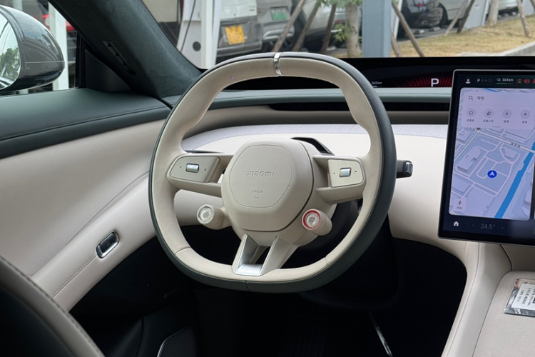 小米汽车 小米YU7 2025款 超长续航高性能四驱Max版中控内饰7003