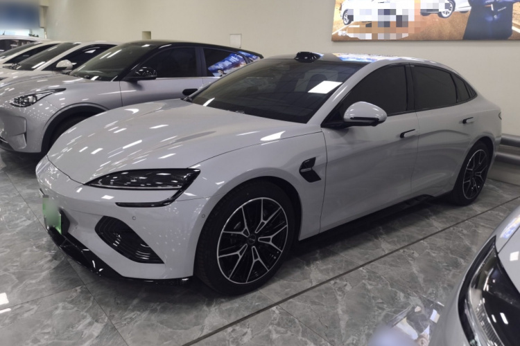 比亚迪 海豹 2025款 改款 650智驾版车身外观4