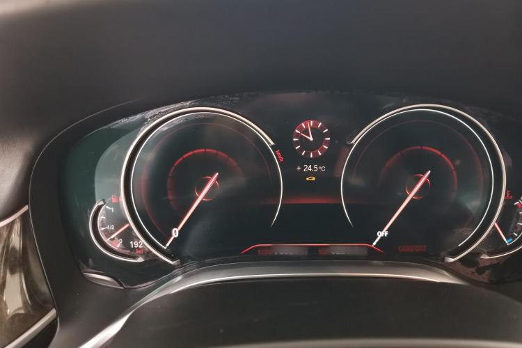 宝马7系 2016款 740Li 领先型中控内饰7003