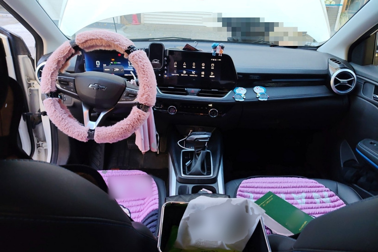 雪佛兰 科鲁泽 2023款 1.3T 轻混自动尊享版中控内饰12