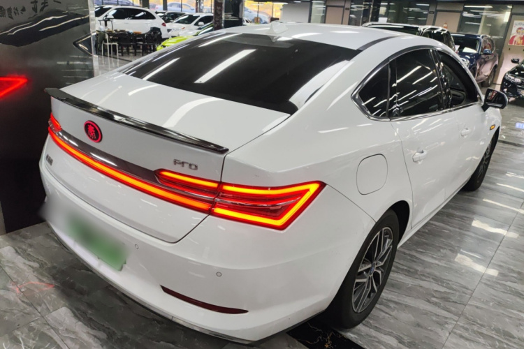 比亚迪 秦Pro新能源 2018款 EV500 智联领耀型车身外观7
