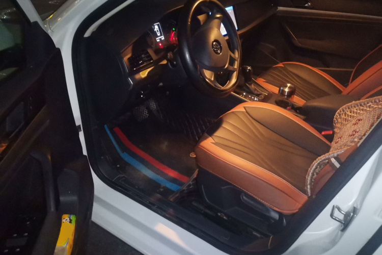 大众 朗逸 2018款 1.5L 自动风尚版 国V中控内饰20