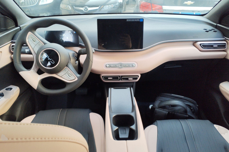 比亚迪 海鸥 2025款 智驾版 305km 活力版中控内饰12