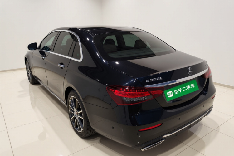 奔驰E级 2021款 E 260 L车身外观5