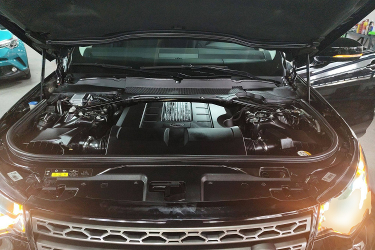 路虎 发现 2019款 3.0 SC V6 SE机舱底盘24