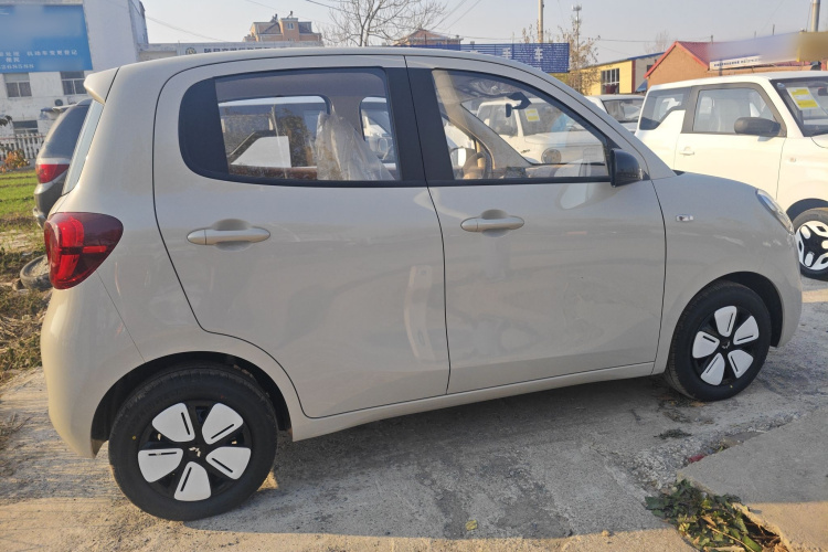 五菱汽车 宏光MINIEV 2025款 四门版 进阶款车身外观4