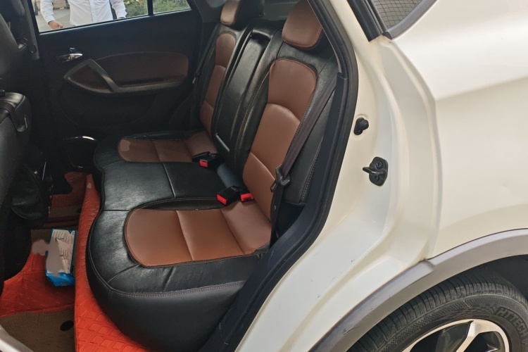 海马S5 2015款 1.5T CVT旗舰型中控内饰7004