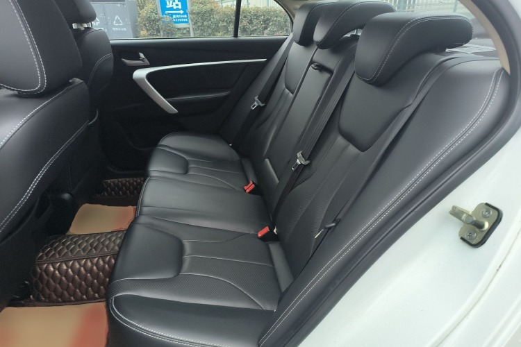 吉利汽车 帝豪 2017款 三厢百万款 1.5L 手动向上版中控内饰21