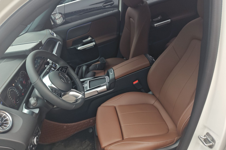 奔驰GLB 2025款 GLB 220 动感型局部细节19