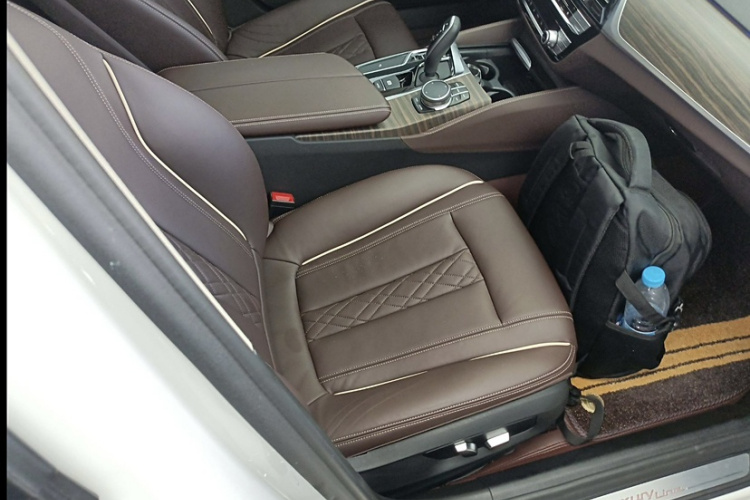 宝马5系 2019款 530Li xDrive 豪华套装中控内饰7003