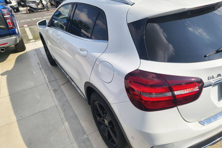 奔驰GLA 2019款 GLA 200 时尚型车身外观6003