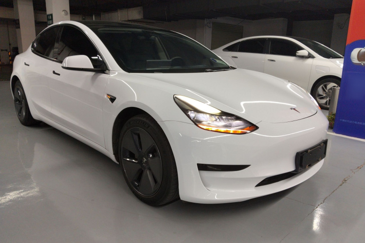 特斯拉 Model 3 2021款 标准续航后驱升级版车身外观3