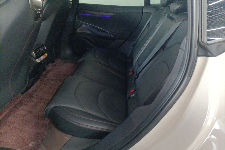 小米汽车 小米SU7 2024款 四驱超长续航高阶智驾Max版中控内饰7004